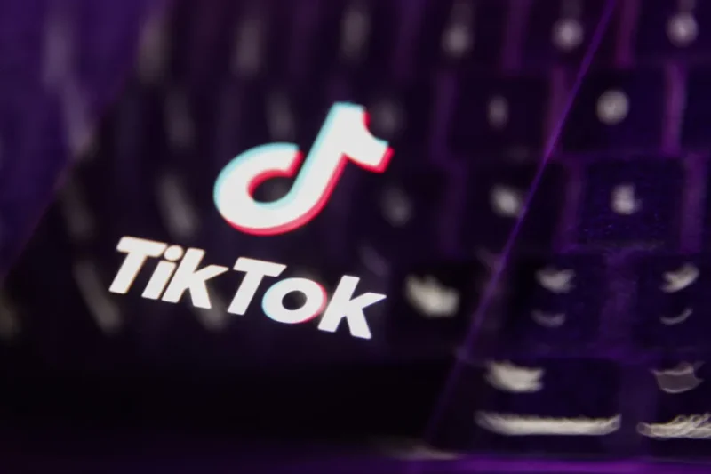 TikTok Thử Nghiệm Tính Năng “Chú Thích” Kiểu Community Notes, Chống Tin Giả