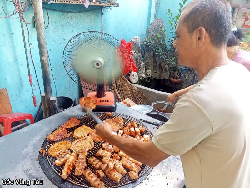 Cơm Tấm Bún Thịt Cuộn - Hẻm 25 Lê Lợi