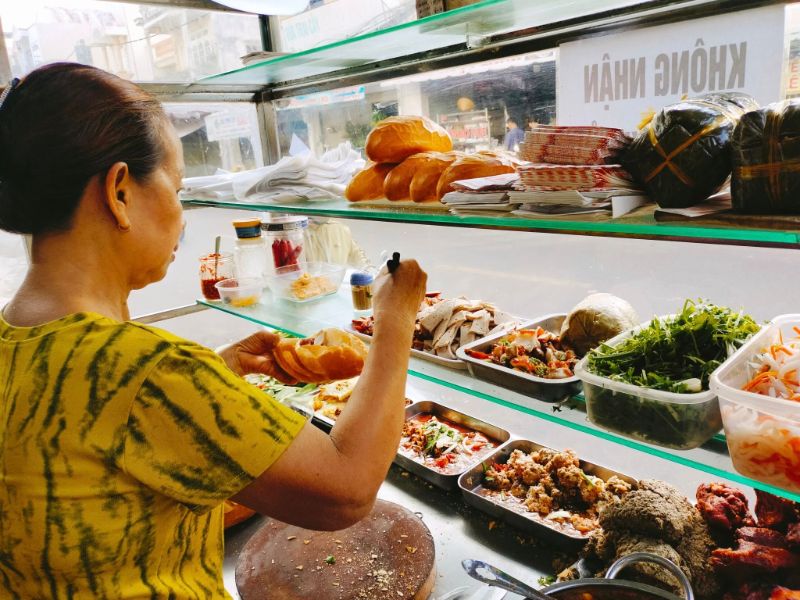 Bánh Mì Cô Hoàng