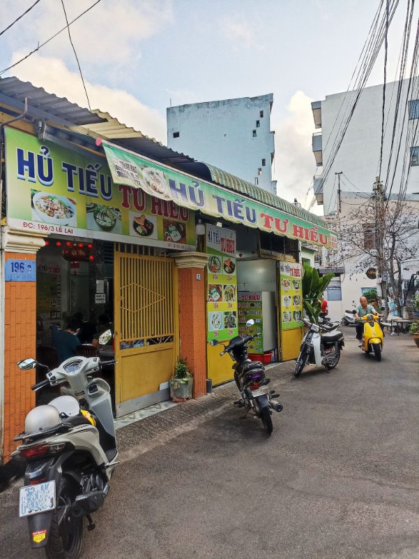 Quán hủ tiếu Tư Hiếu