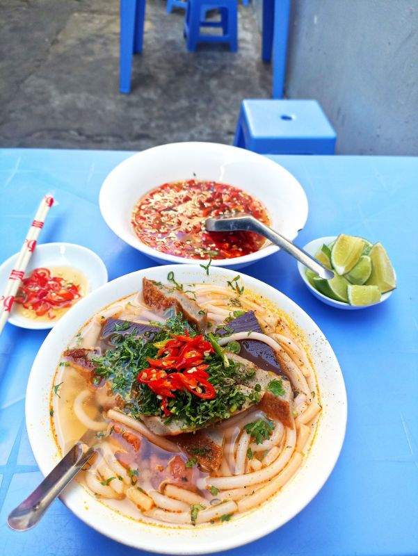 Bánh canh chả cá - Số 8 Nguyễn Trường Tộ