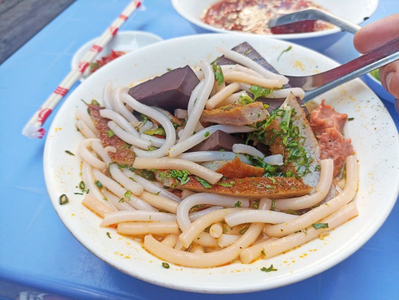 Bánh canh chả cá - Số 8 Nguyễn Trường Tộ