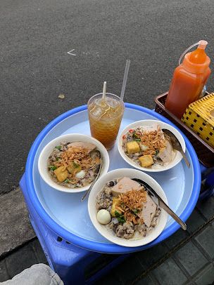 Bánh đúc nóng ngõ Hội Vũ