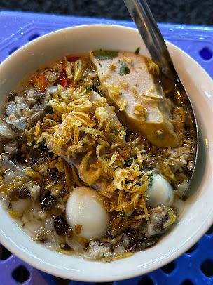 Bánh đúc nóng ngõ Hội Vũ