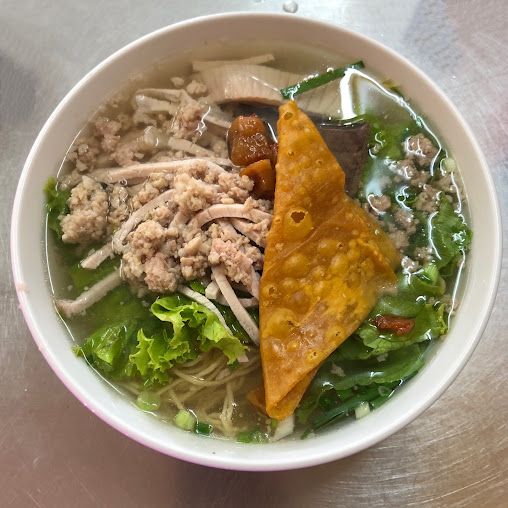 Hủ tiếu mì Hồng Phát, bò kho hoành thánh